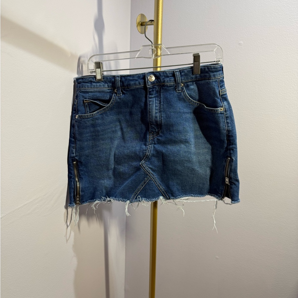 Tommy Jeans Denim Mini Skirt Med Wash Raw Hem Side Zips Blue Sz 32 Biker Plus Sz